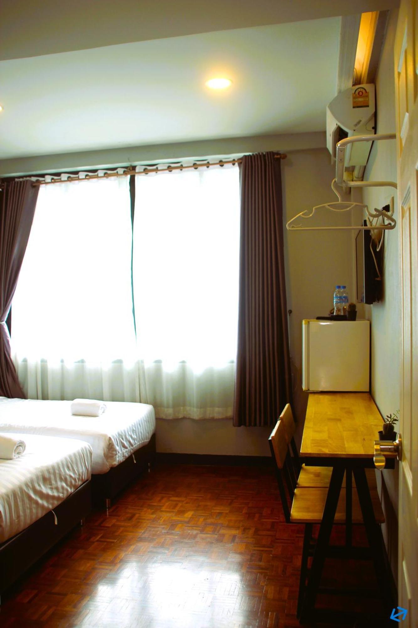 Lux Rooms Night Bazaar Τσιάνγκ Μάι Εξωτερικό φωτογραφία