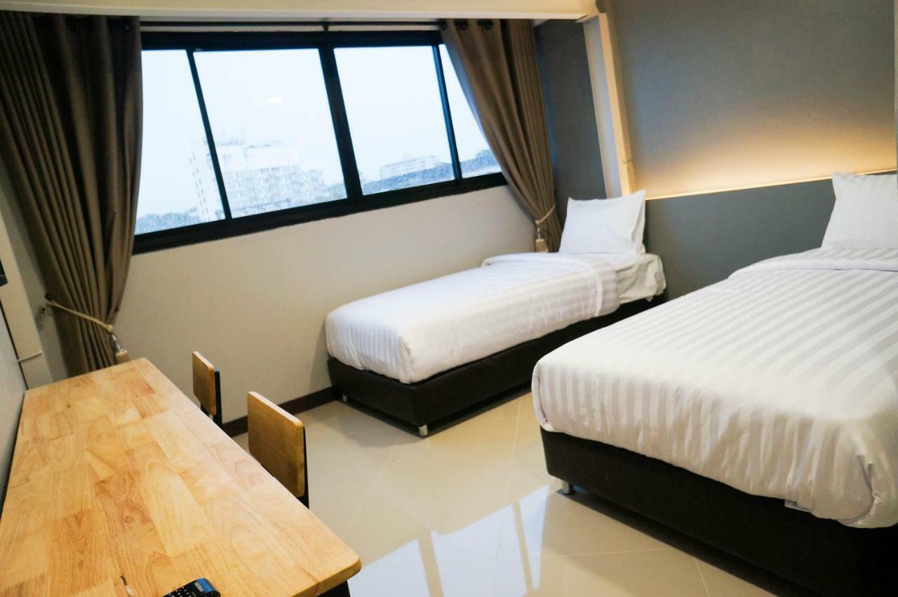 Lux Rooms Night Bazaar Τσιάνγκ Μάι Εξωτερικό φωτογραφία