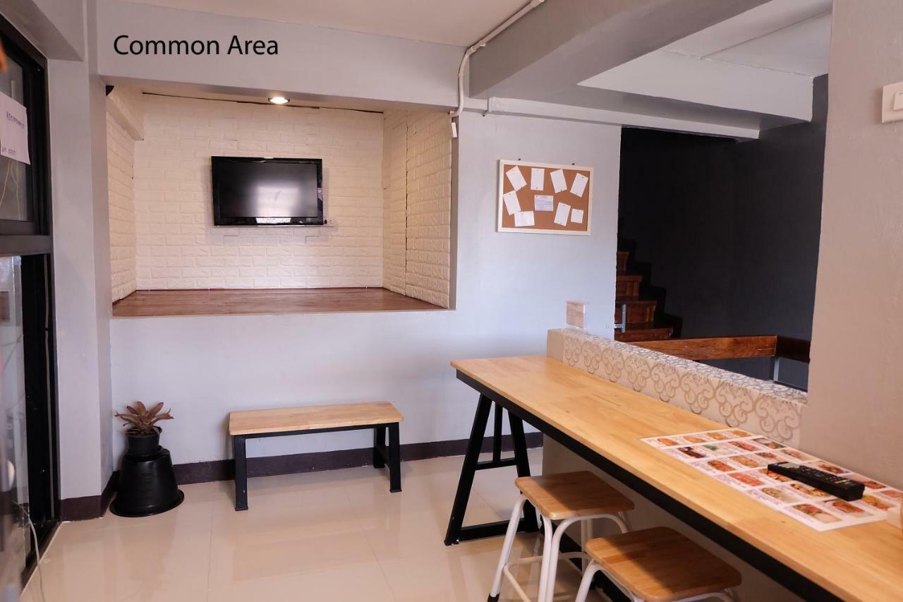 Lux Rooms Night Bazaar Τσιάνγκ Μάι Εξωτερικό φωτογραφία